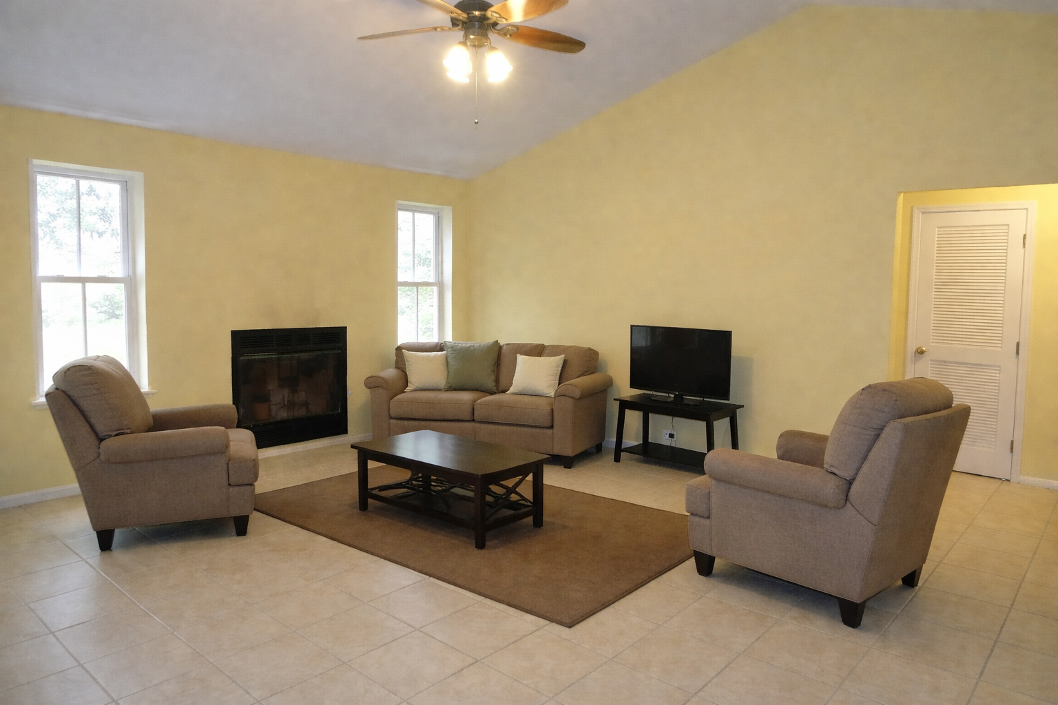 Living room at Tyeview
